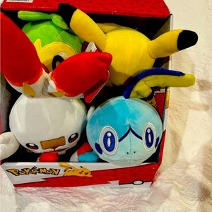 Pokemon plush characters (4 characters)